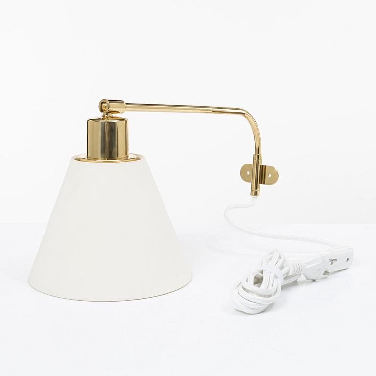 Josef Frank, a wall lamp, model 2226, Svenskt Tenn.