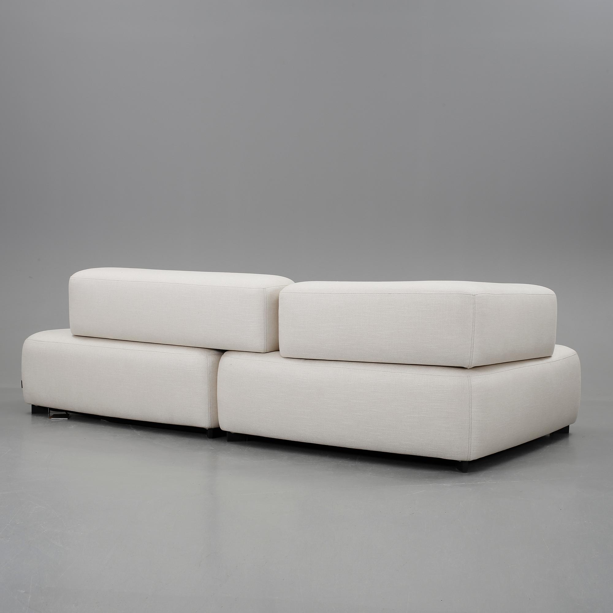 SOFFA, 2 delar, "Alphabet", Piero Lissoni för Fritz Hansen. Inköpt 2013/2014.