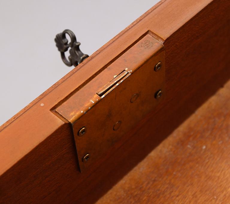 SKRIVBORD, England, 1900-talets andra hälft.