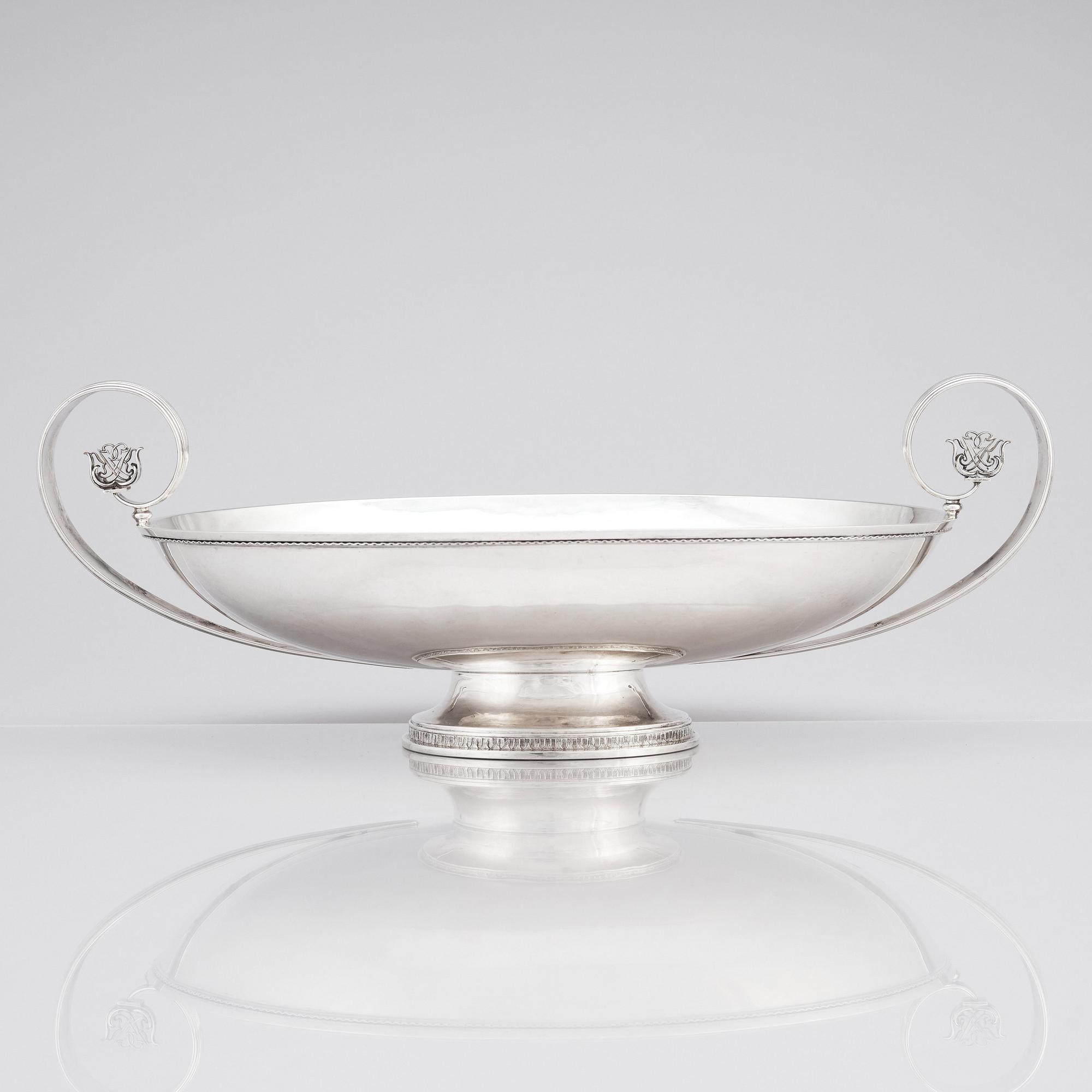 Atelier Borgila, an oval sterling silver footed bowl, Stockholm 1931.