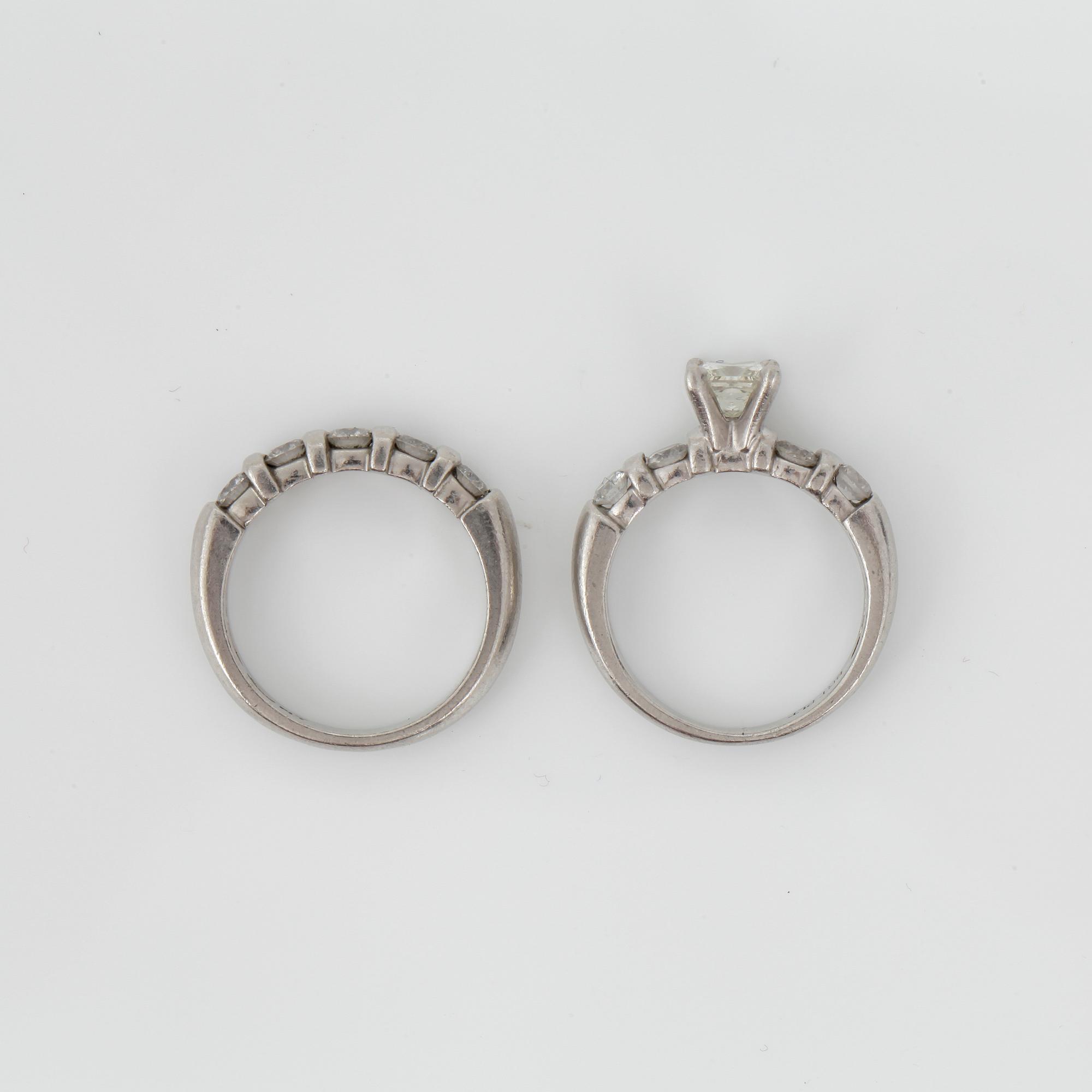RINGAR, 2 st, platina och diamanter.