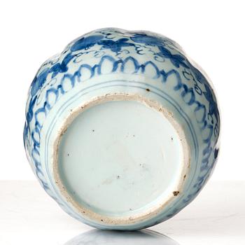 A blue and white jar, Ming dynasty, Wanli (1572-1620).