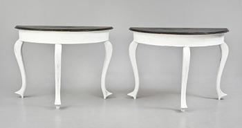MÅNBORD, ett par, rokokostil, 1800/1900-tal.
