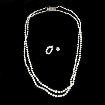 PÄRLCOLLIER, 3 st, silverlås, 1900-talets första hälft.
