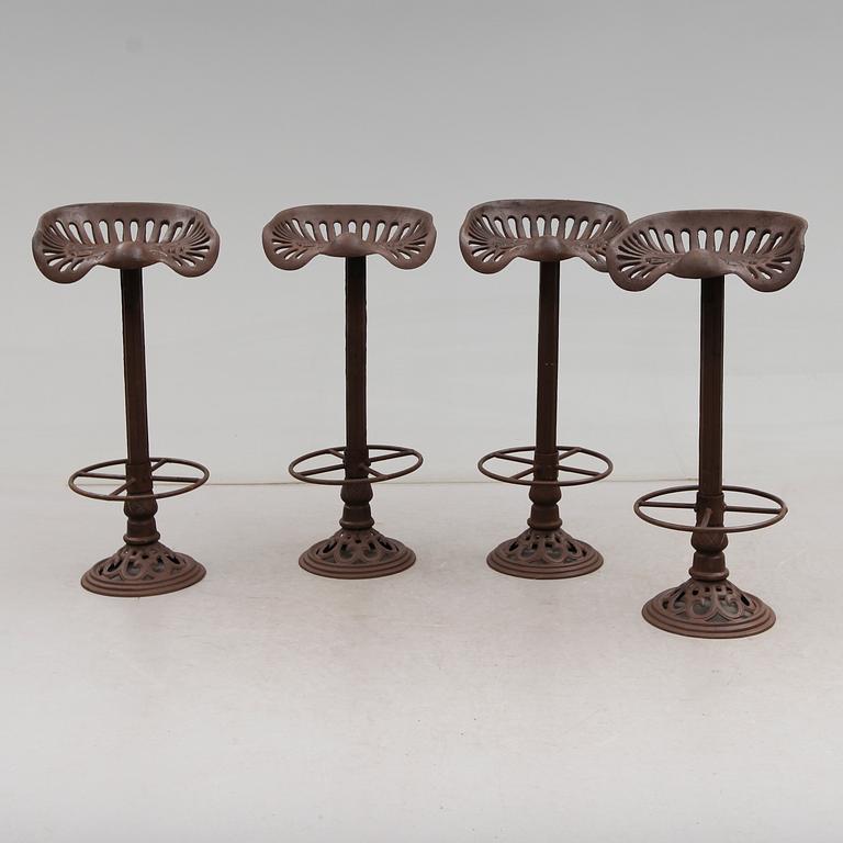 BARPALLAR, 4 st, gjutjärn, 1900-tal.