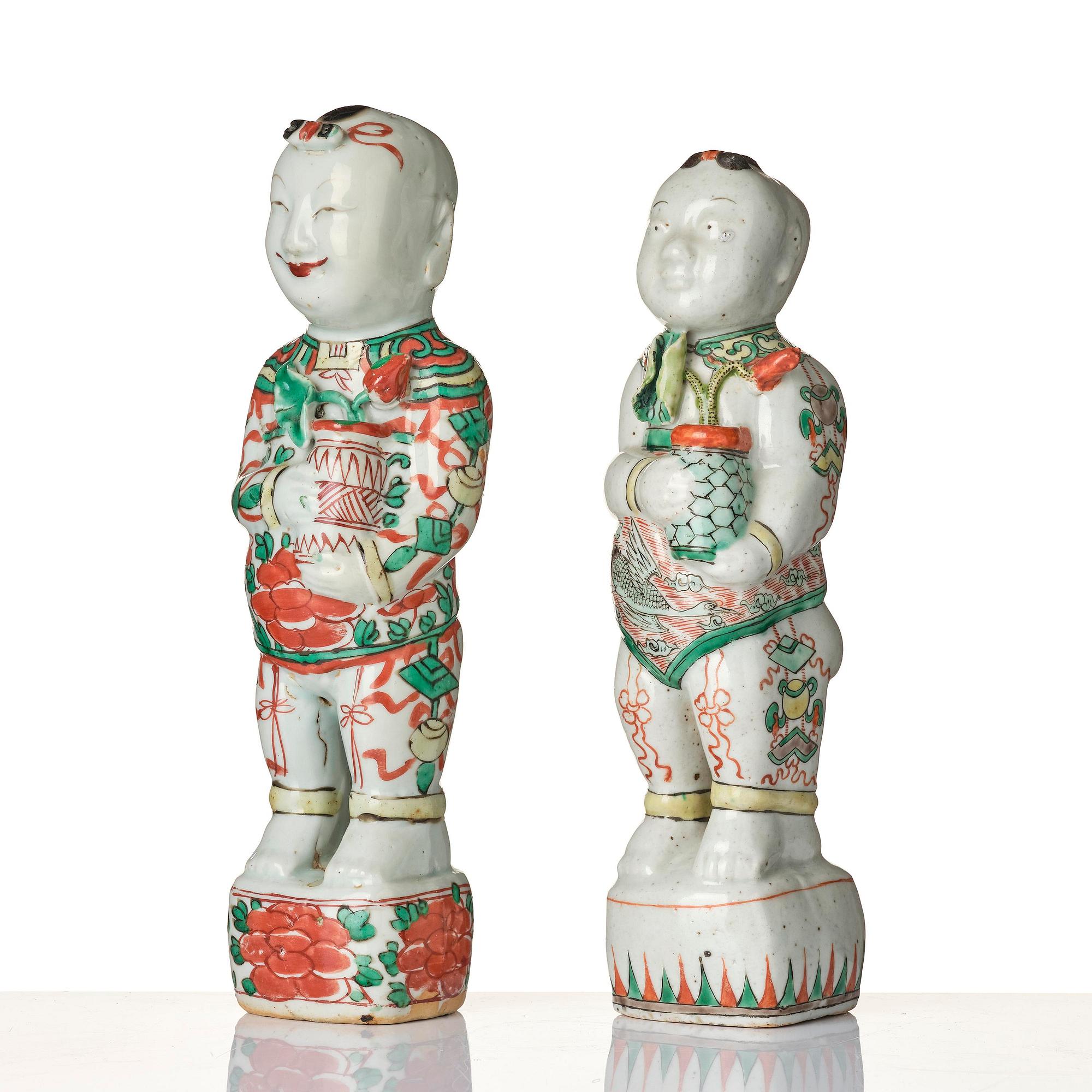 Figuriner, två stycken, porslin. Qingdynastin, Kangxi (1662-1722).