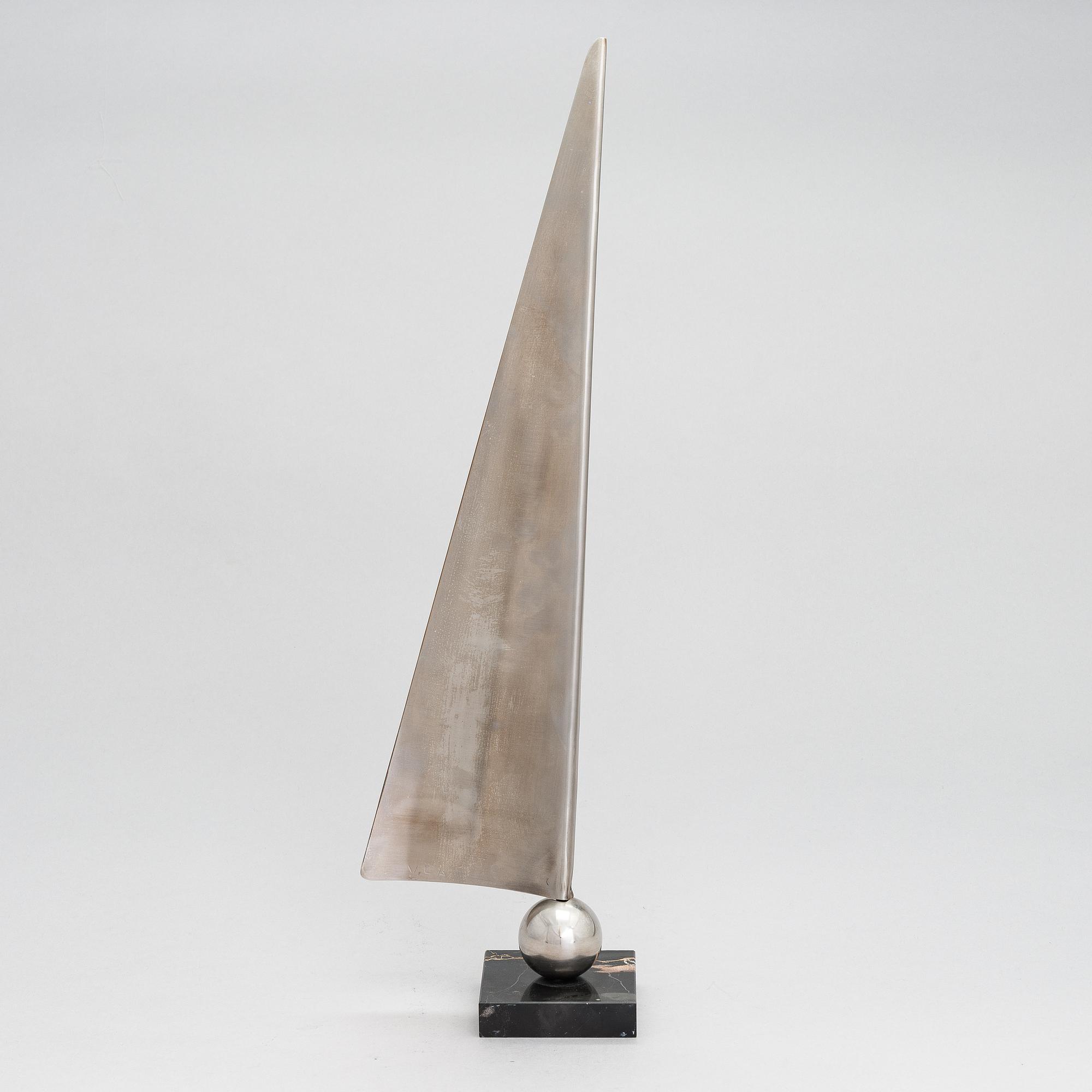 Väinö Lätti, skulptur, rostfritt stål, signerad.