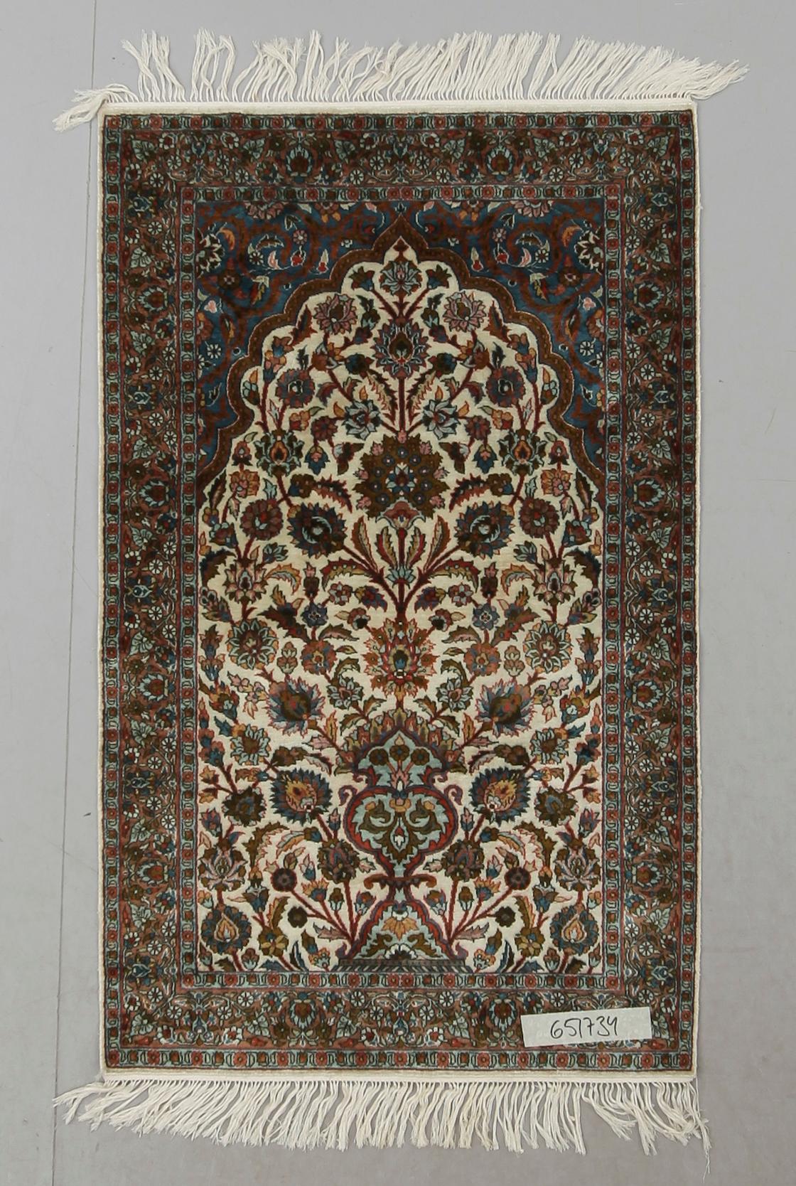 MATTA, silke, Kashmir. Ca 155 x 95 cm.
