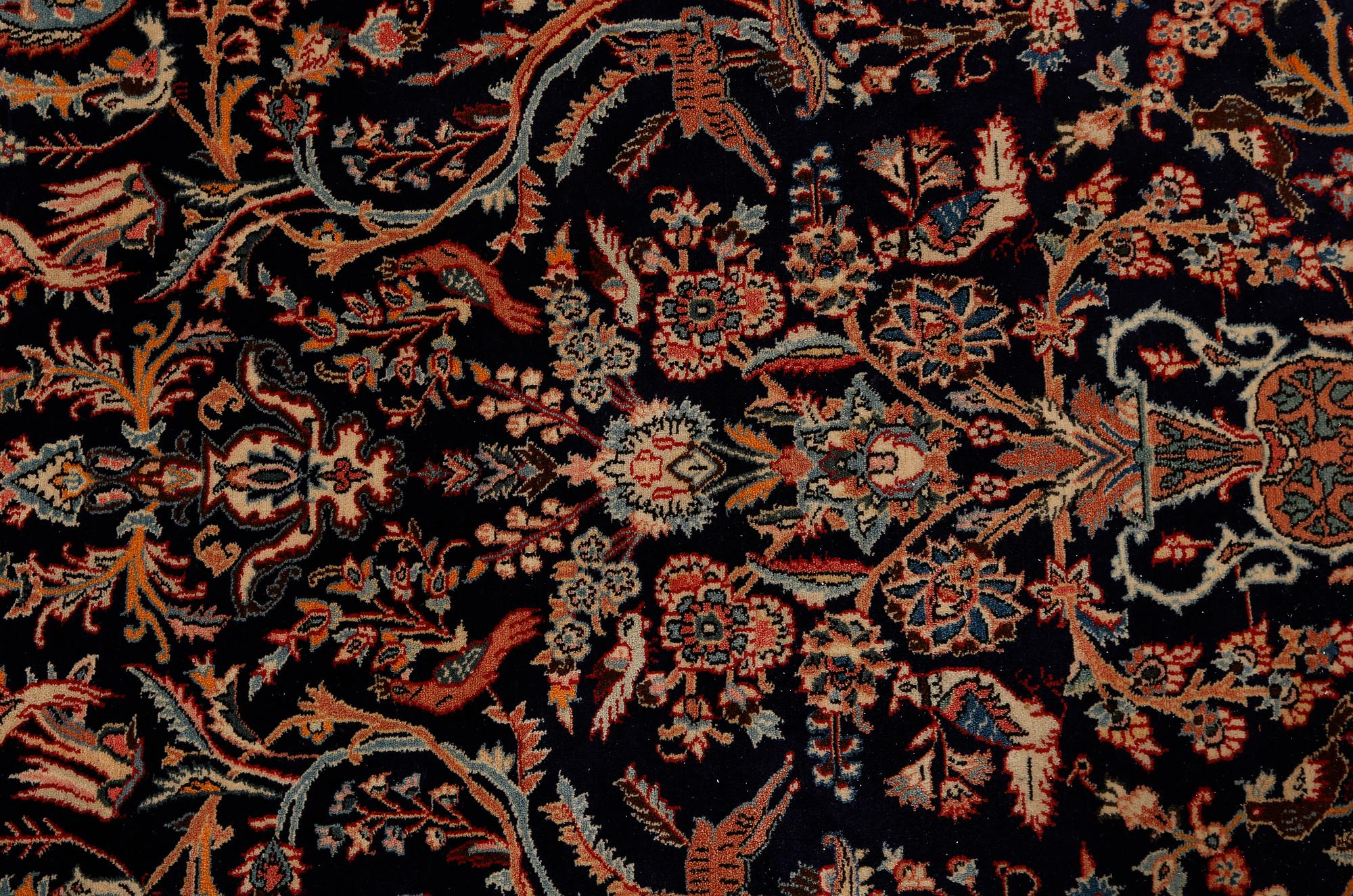MATTA, troligen Keshan, old/semiantik, ca 212 x 137 cm.