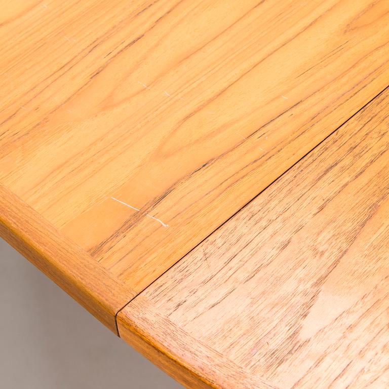 NIELS OLE MØLLER, A mid-20th-century extending dining table for Gudme Möbelfabrik, Denmark.