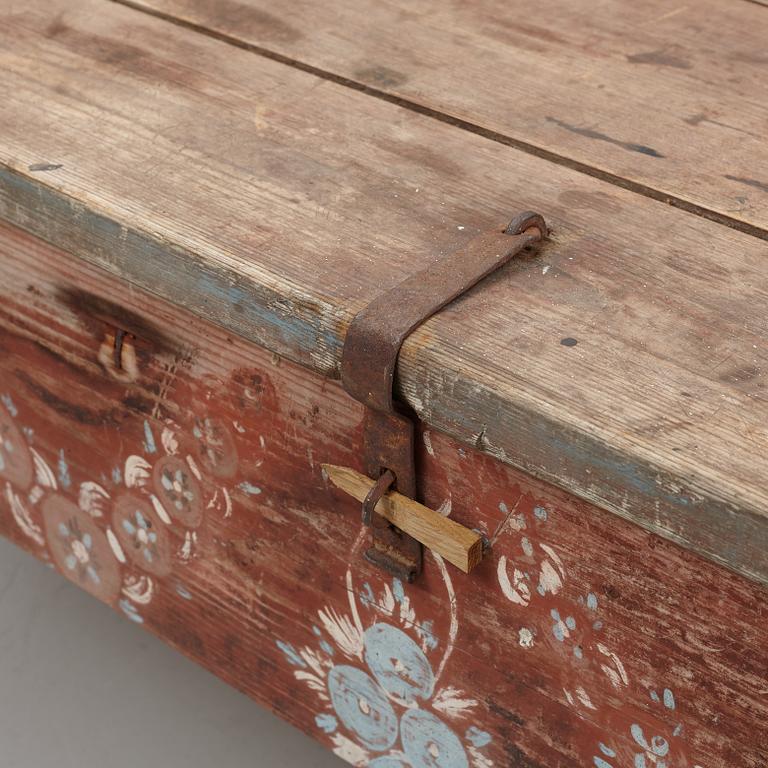 A Swedish provincial chest table, 19th century.