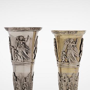 Peter Andreas Möller, Champagnestrutar, 2 st. snarlika, silver och förgyllt silver, S:t Petersburg, 1834 och 1837.