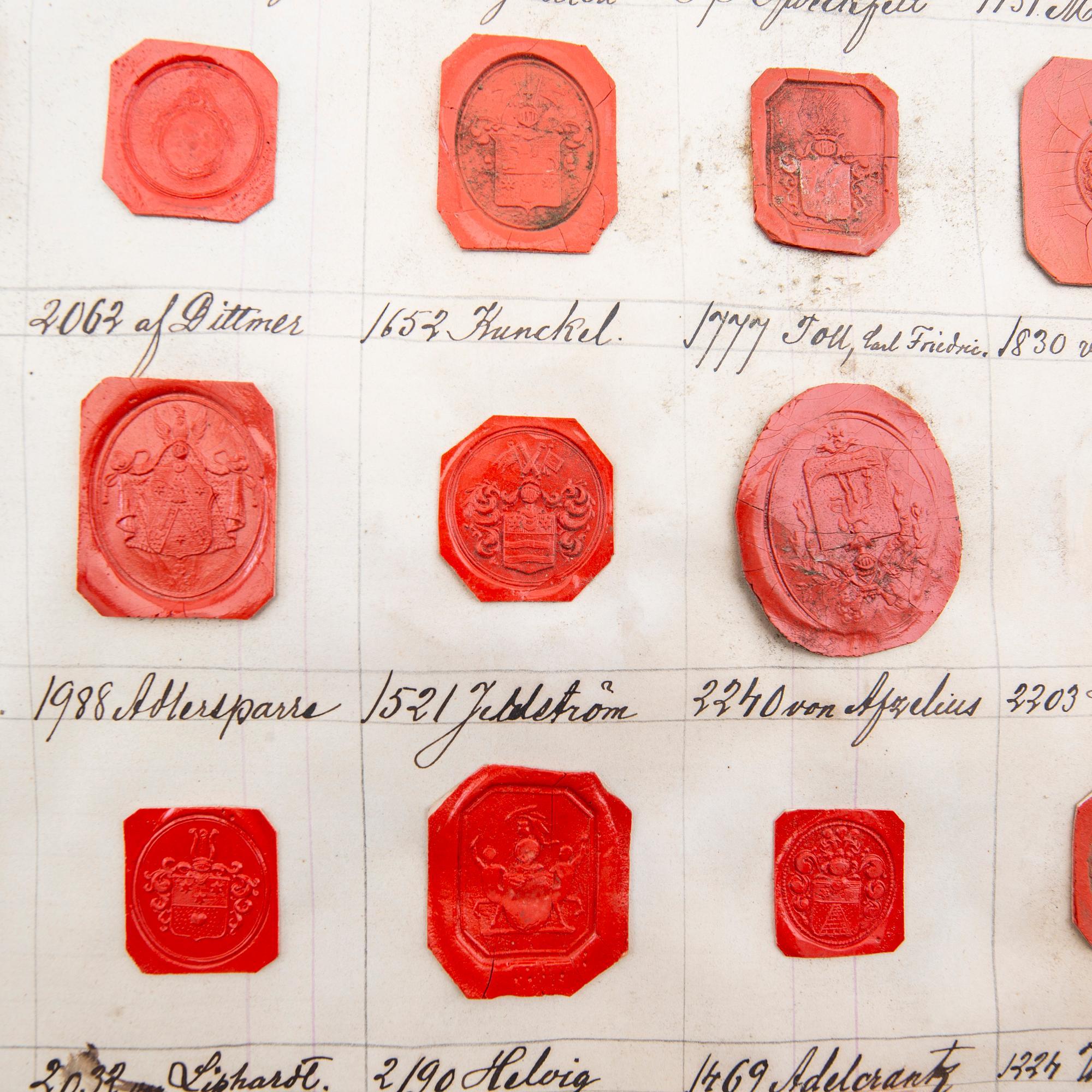 Större samling lacksigill, samt några oblater m m, 1700 - 1800-tal.