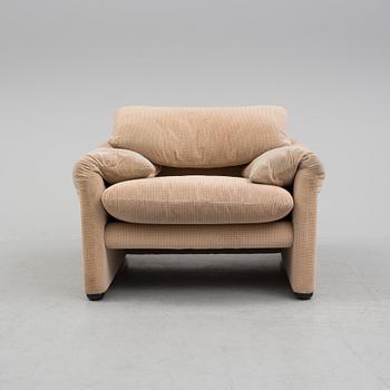 A 1970s Vico Magistretti "Maralunga" armchair from Cassina.