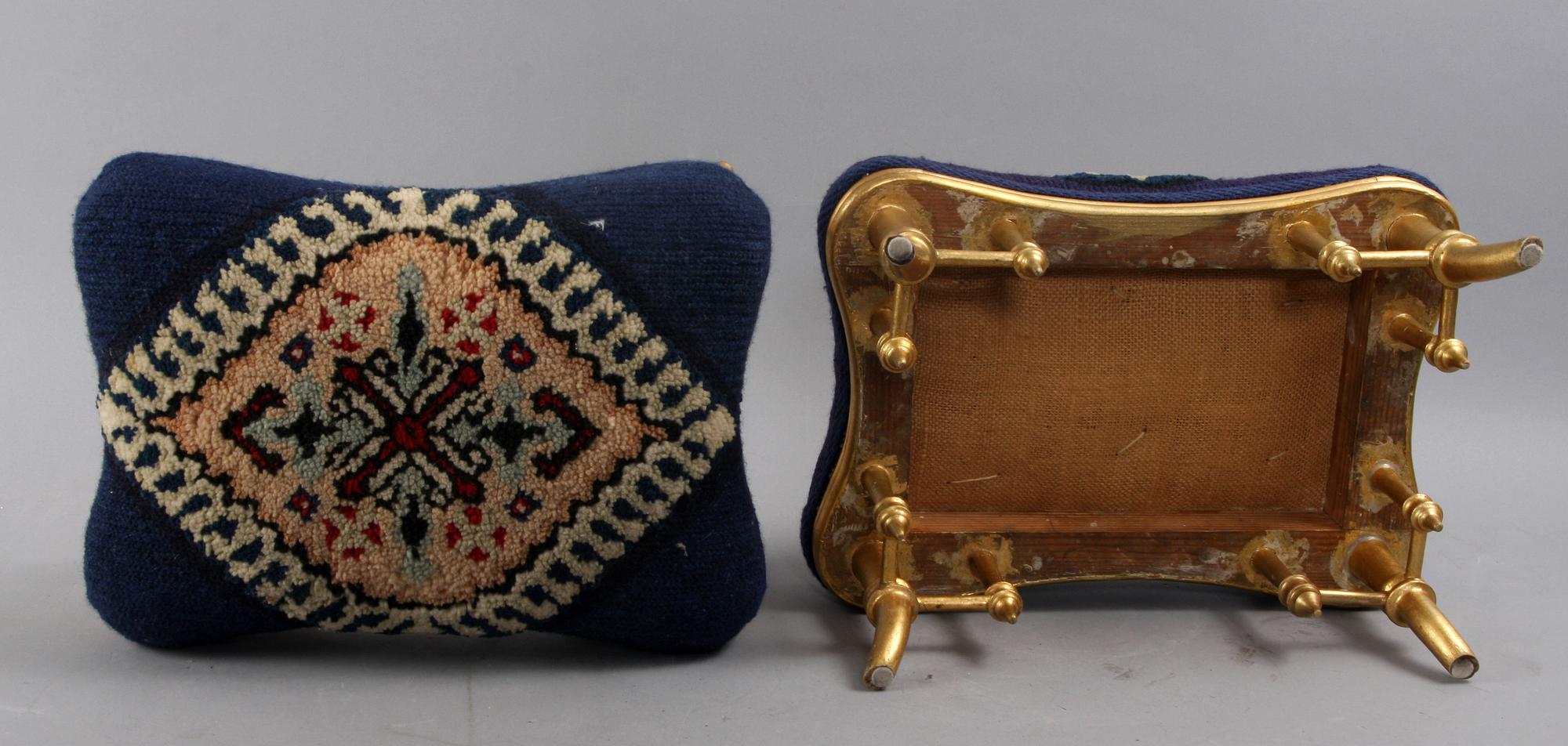 BRUDPALLAR, ett par,  1800/1900-tal.