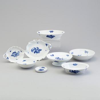 MAT- och KAFFESERVIS, 129 delar, porslin, "Blå Blomst", Royal Copenhagen, 1900-talets andra hälft.