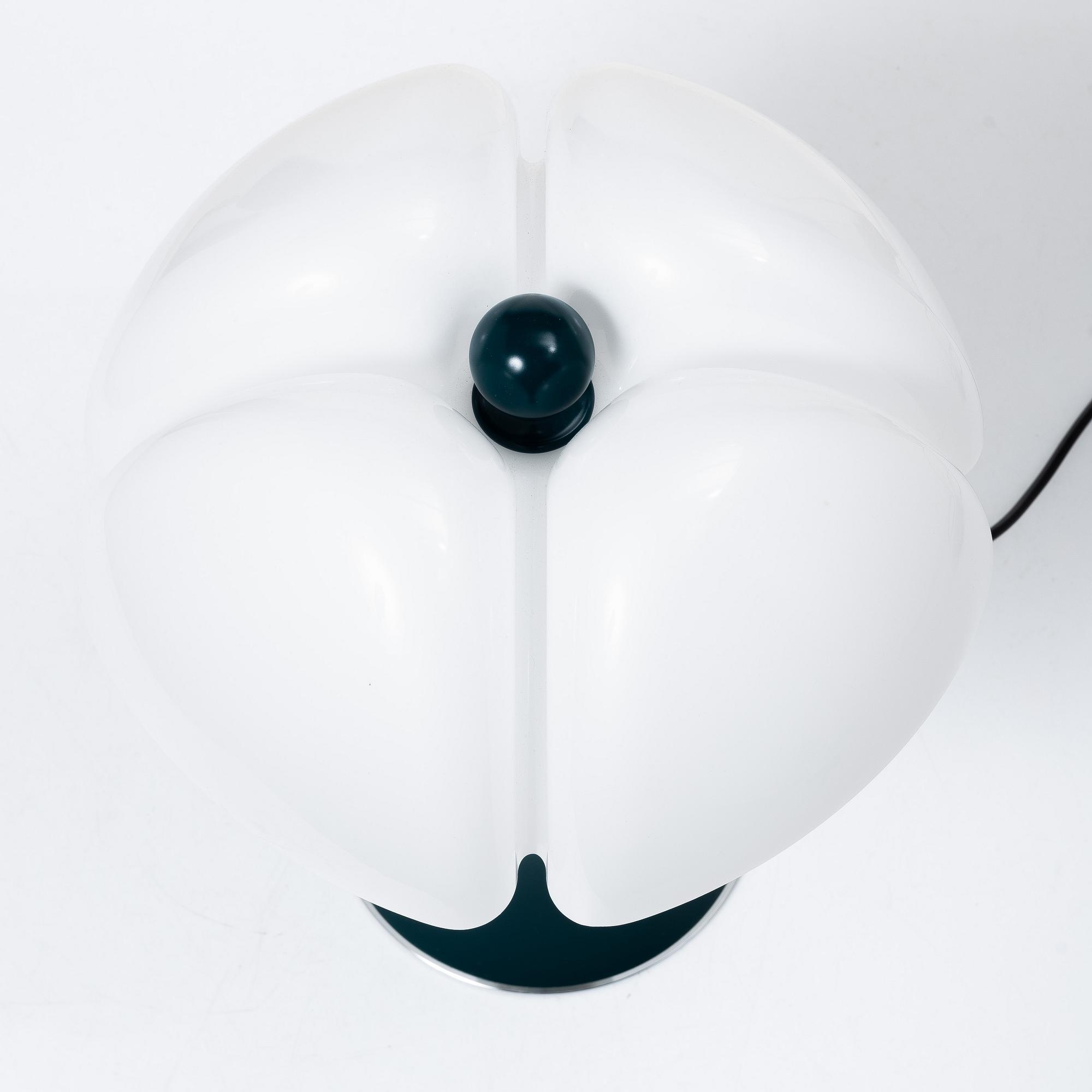 Gae Aulenti, bordslampa, "Minipipistrello", Martinelli Luce, Italien, samtida tillverkning.