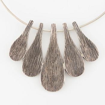 Collier silver, Stigbert.