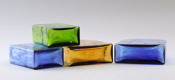 FLASKOR,  4 st, glas, "Lankkupullo" Helena Tynell, Riihimäen Lasi 1970-tal.