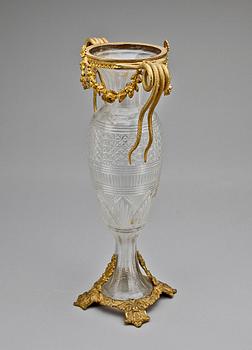 VAS, glas med bronsmontering, Louis XVI-stil.