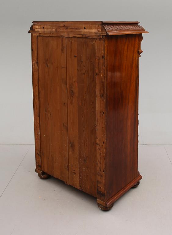 CHIFFONJÉ, 1800-talets andra hälft.
