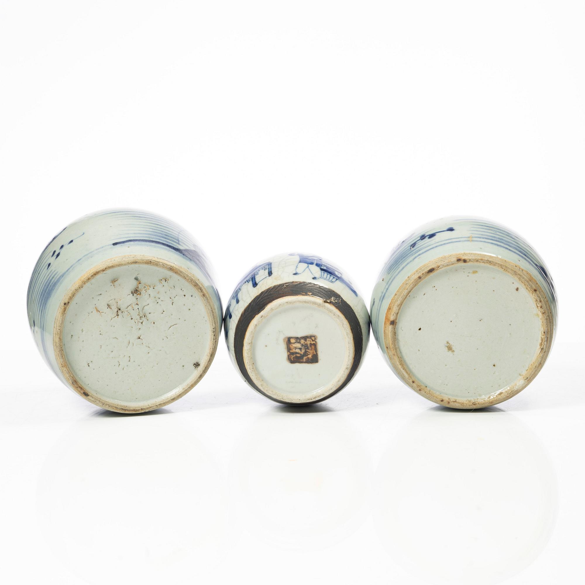 Bojaner, porslin, tre stycken, Kina, 1800/1900-tal.