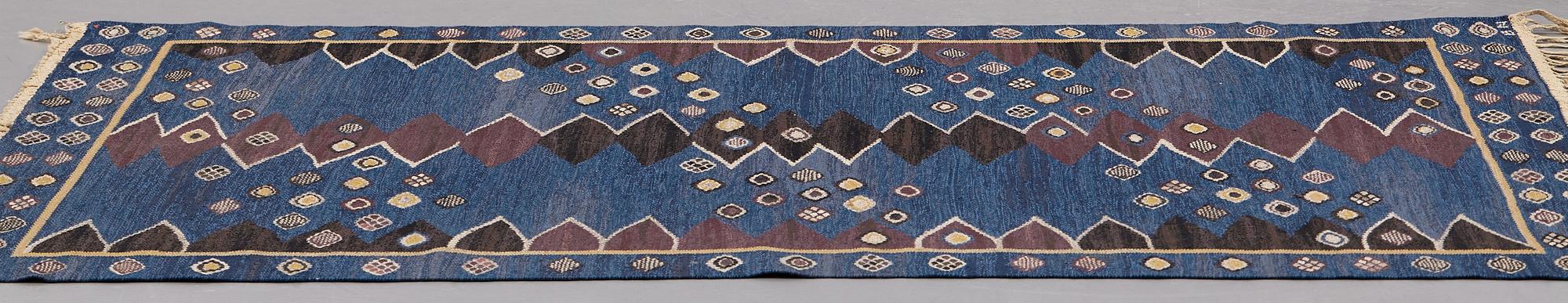 Barbro Nilsson, MATTA, "Snäckorna", gobelängteknik, ca 222 x 140,5-142,5 cm, signerad AB MMF BN.