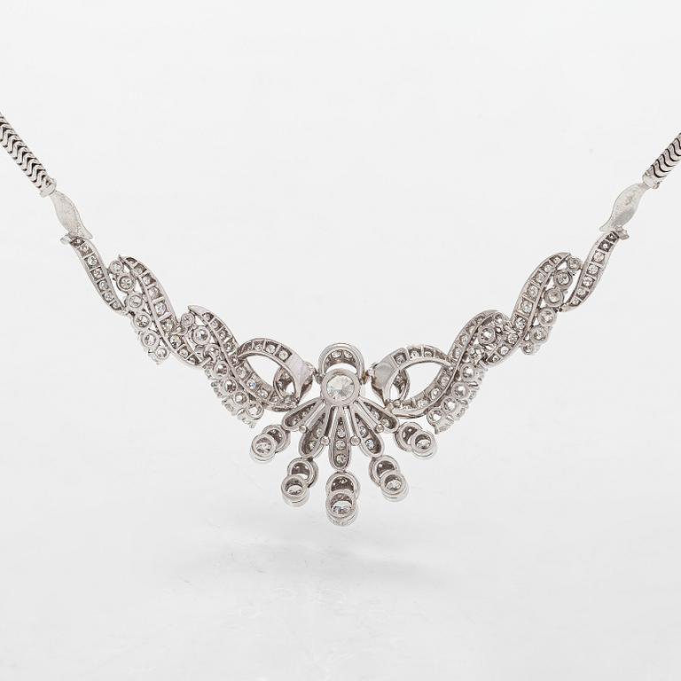 Collier, Bucherer, 18K vitguld med briljanstlipade och åttkantsslipade diamanter.