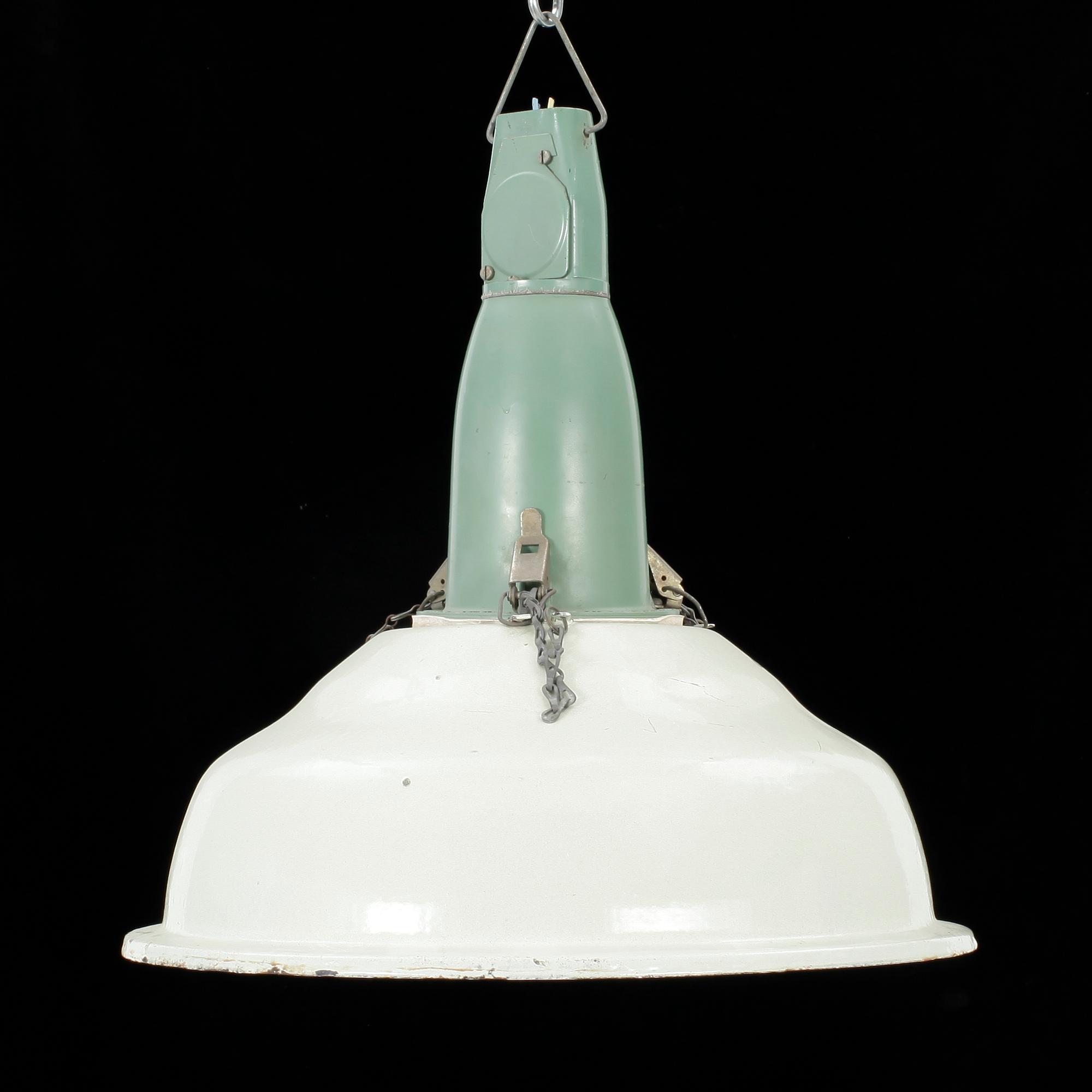 INDUSTRILAMPOR, ett par, Sovjetunionen, 1970-tal.