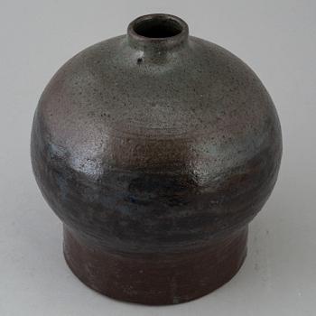 A Greta Åkesson stoneware vase, executed in Malmö Sweden 1960's.