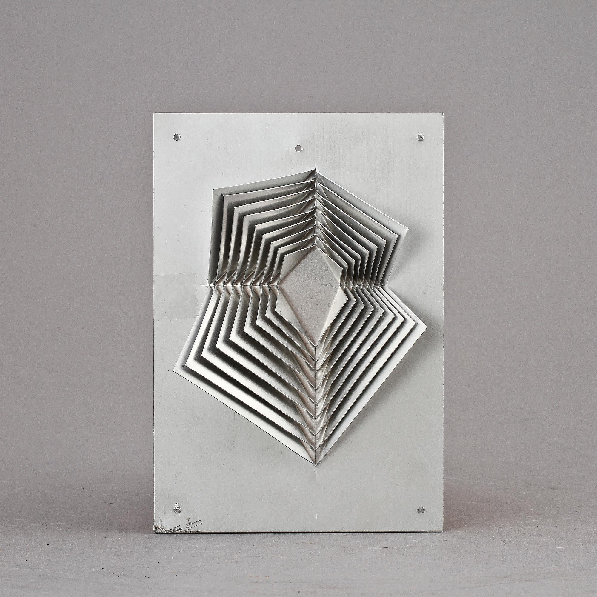 ARNE JONES, skulptur, aluminium.