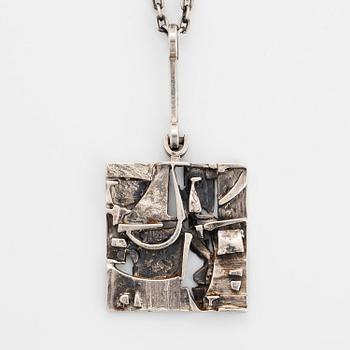 Jorma Laine, pendant with chain in silver.