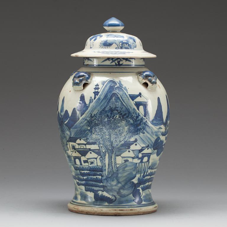 URNA med LOCK, porslin, Kina, 1800-tal.