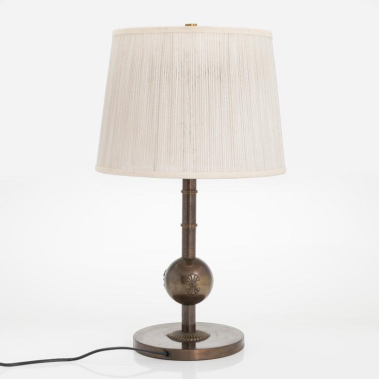 Harald Notini, pöytävalaisin, malli 15035, Arvid Böhlmarks Lampfabrik, 1930-luku.