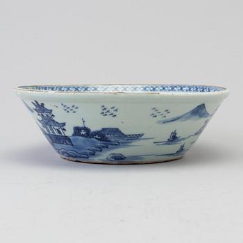 An 18th century porcelin bowl, Qianlong, China.