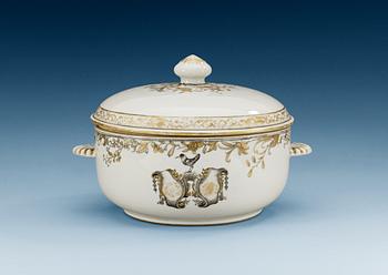 1611. A grisailles armorial tureen with cover, Qing dynasty, Qianlong (1736-95).