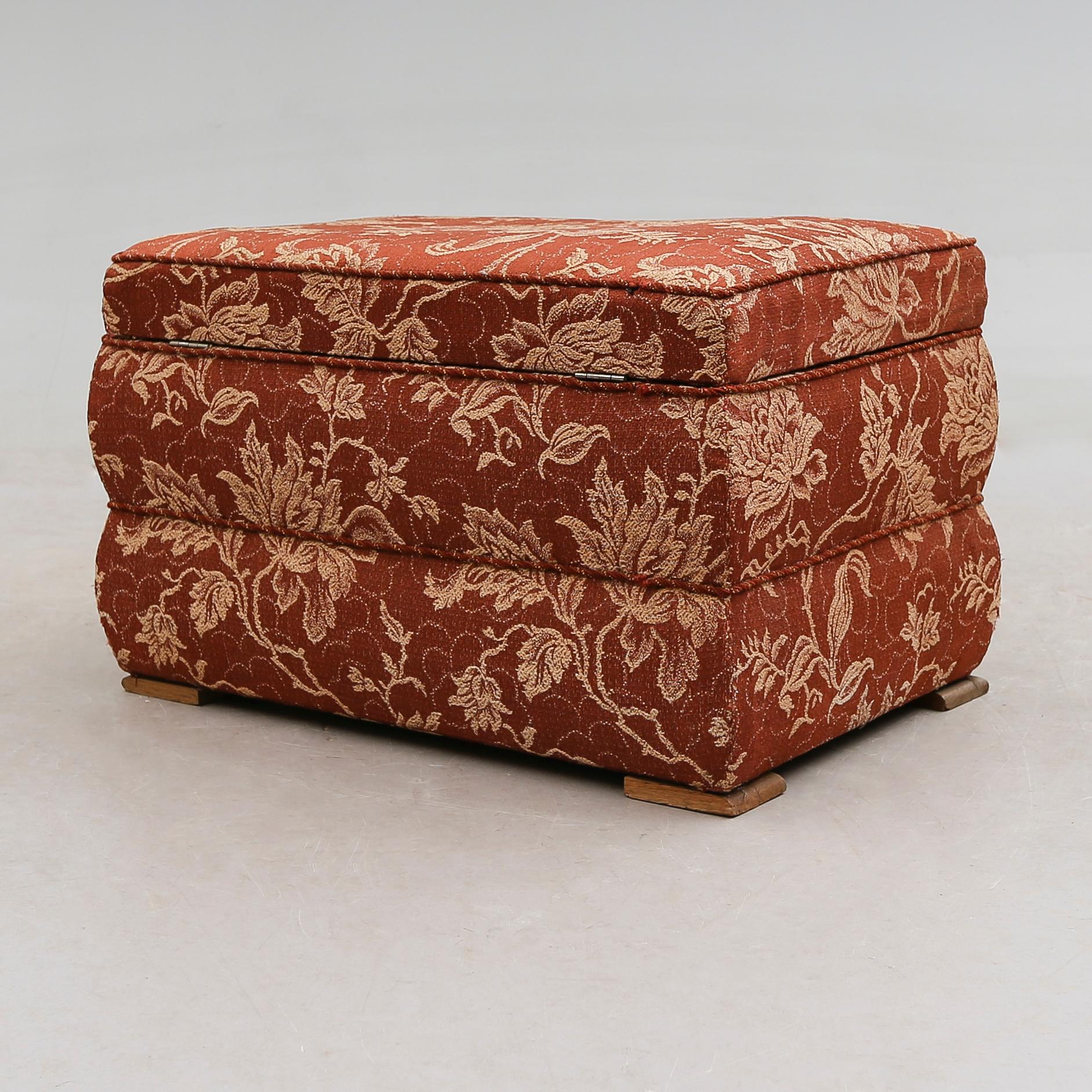 SITTPUFF, 1900-talets första hälft.