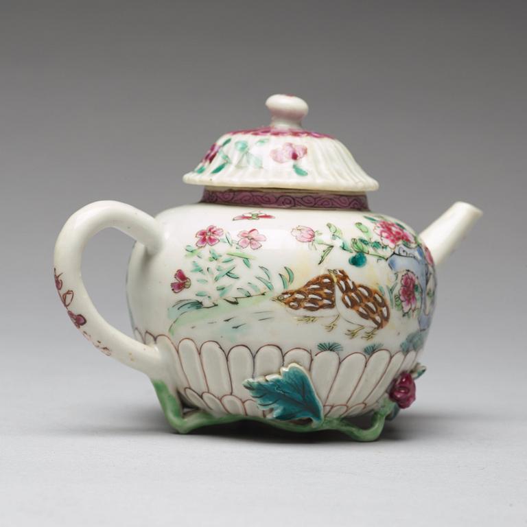 A famille rose tea pot with cover, Qing dynasty, 18th Century.