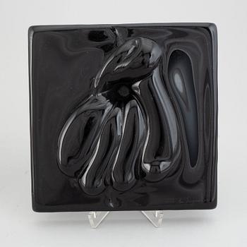 Two art glass tiles by Åsa Jungnelius for Kosta Boda, Signed.