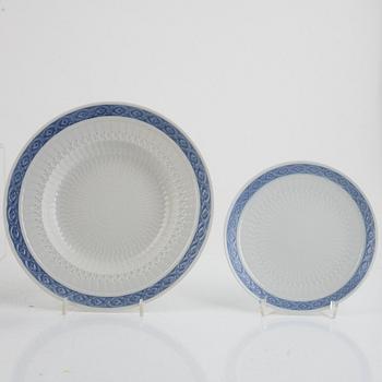 Arnold Krog, dinner service, 67 pieces, porcelain, "Blå vifte", Royal Copenhagen, Denmark.