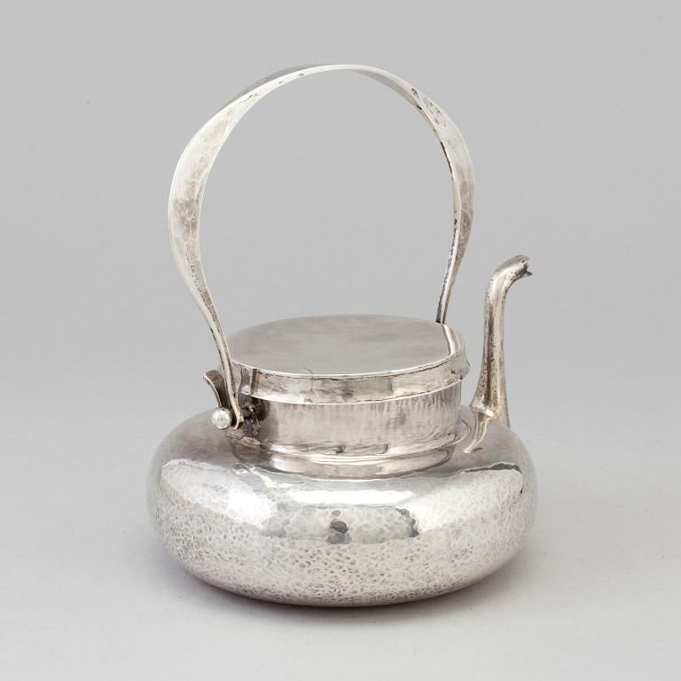 A silver teapot by Ove Bohlin, Stockholm 1968. Weight ca 564 grams.