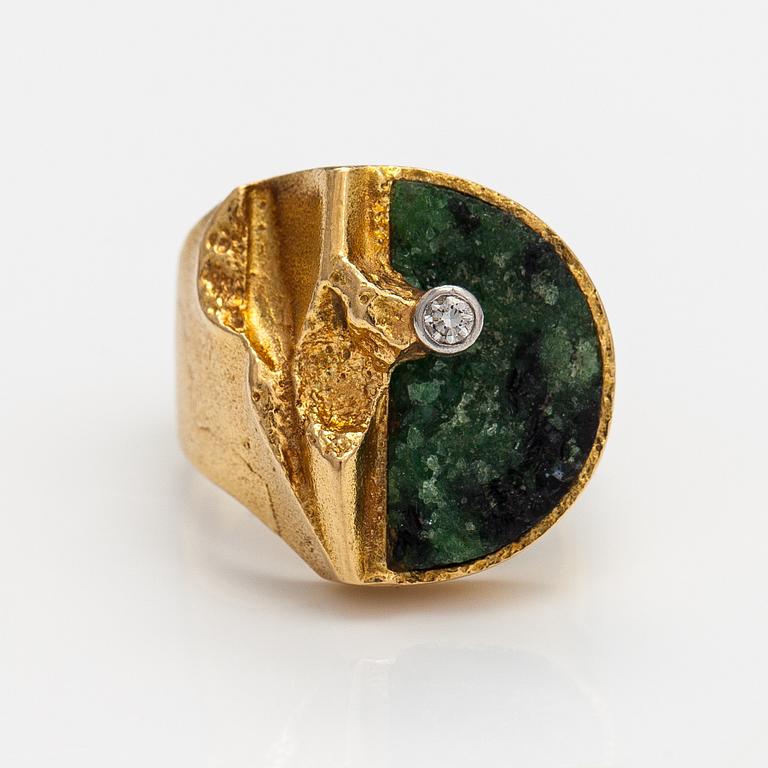 Björn Weckström, Ring "Quebec", 18K guld, diamant ca. 0.05 ct och zoisit. Lapponia.