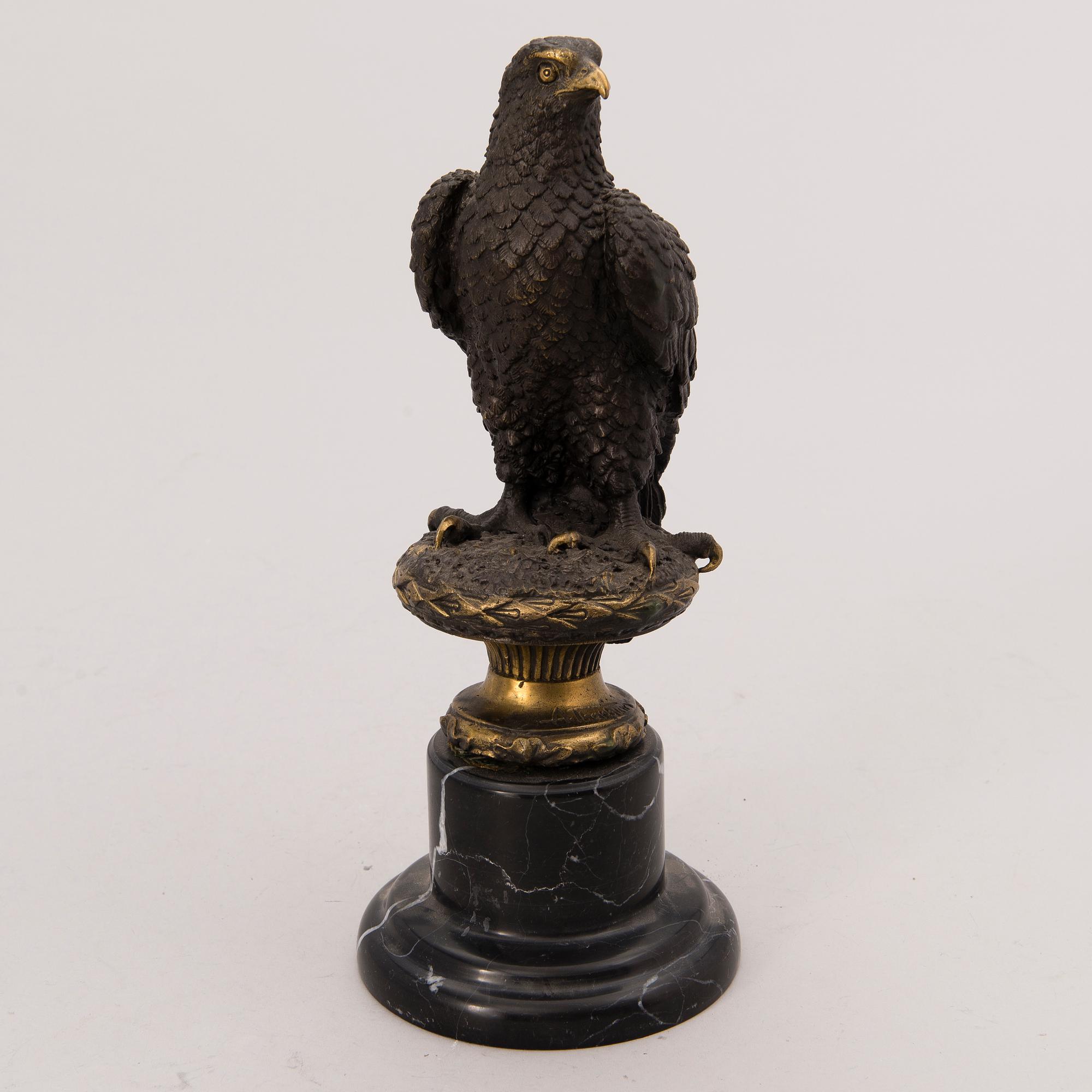 SKULPTUR, patinerad brons, marmorpiedestal.