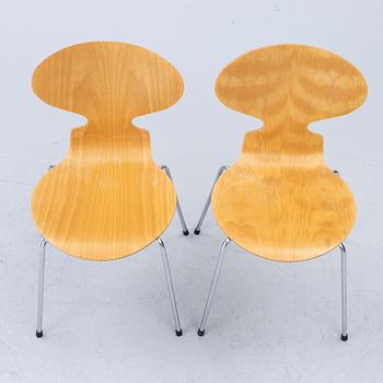 Arne Jacobsen, Chairs, a pair, "Ant", Fritz Hansen, Denmark, 1985.