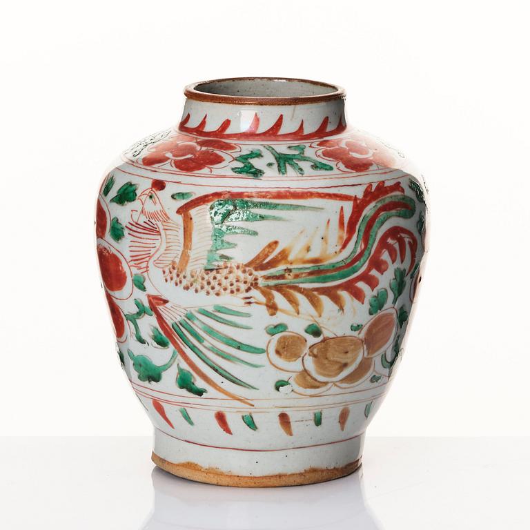 A wucai jar, Transition, 17th century.