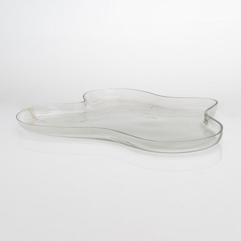 Alvar Aalto, a '3034' dish signed Alvar Aalto 3034. Manufactured by Iittala early 1960s.