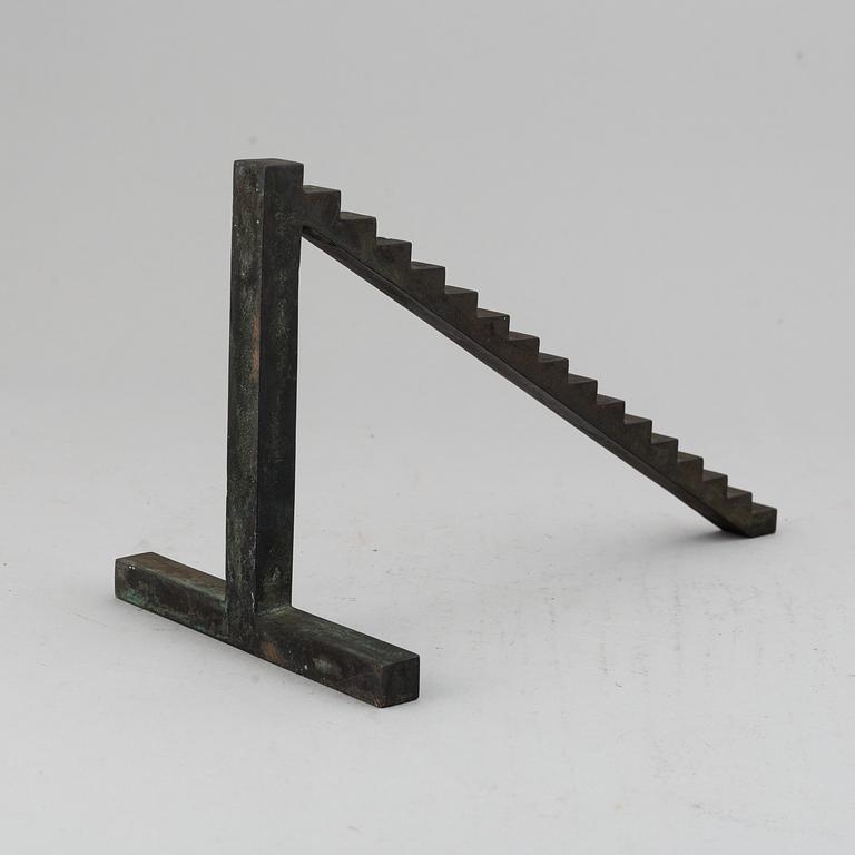 SIVERT LINDBLOM, signed with initials and dat -80. Numbered 30 x. Bronze, height 17.5 cm, lenght 29 cm.