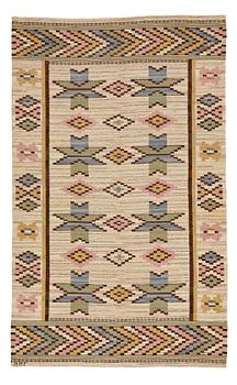 293. Märta Måås-Fjetterström, MÄRTA MÅÅS-FJETTERSTRÖM, A CARPET, "Vit botten", flat weave, ca 252 x 154 cm, signed MMF.