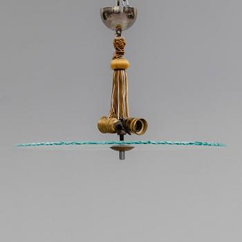TAKLAMPA, 1900-talets första hälft. Höjd 35 cm.