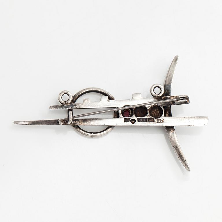 Heikki Kaksonen, brooch, faceted garnet, silver, Helsinki 1957.